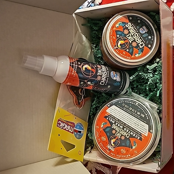 Magic Candle Co. Holiday Scented Bundle - Picture 2 of 3